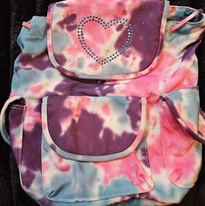 Tie-Dye Backpack with Heart Design Undee Bandz